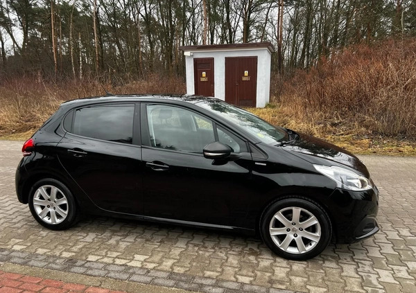 Peugeot 208 cena 29900 przebieg: 146000, rok produkcji 2015 z Łeba małe 379